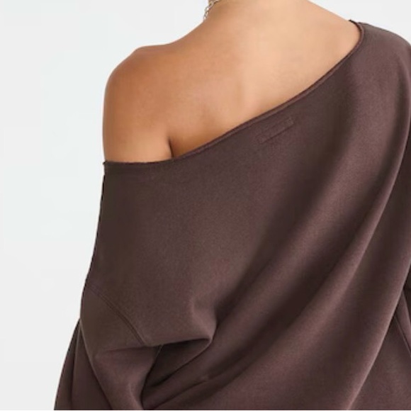 ♥️ Cloud Soft Rhinestone Teddy Off-The-Shoulder Sweatshirt - Picture 3 of 5